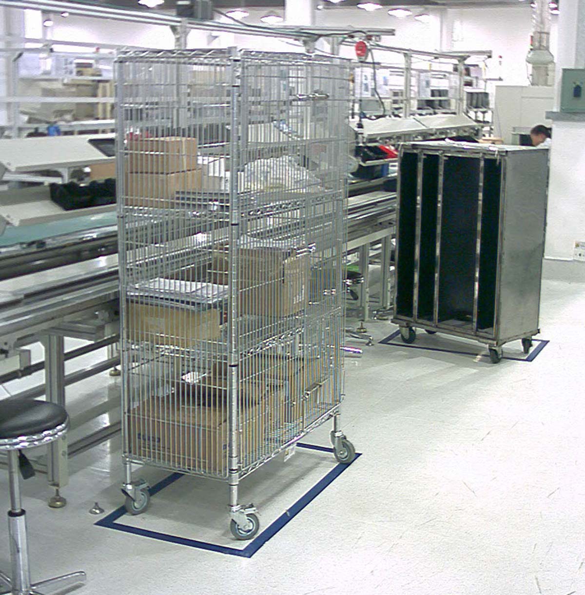 Heavy Duty Steel Security Cart / Custom Steel Wire Racks / Steel Wire Racking