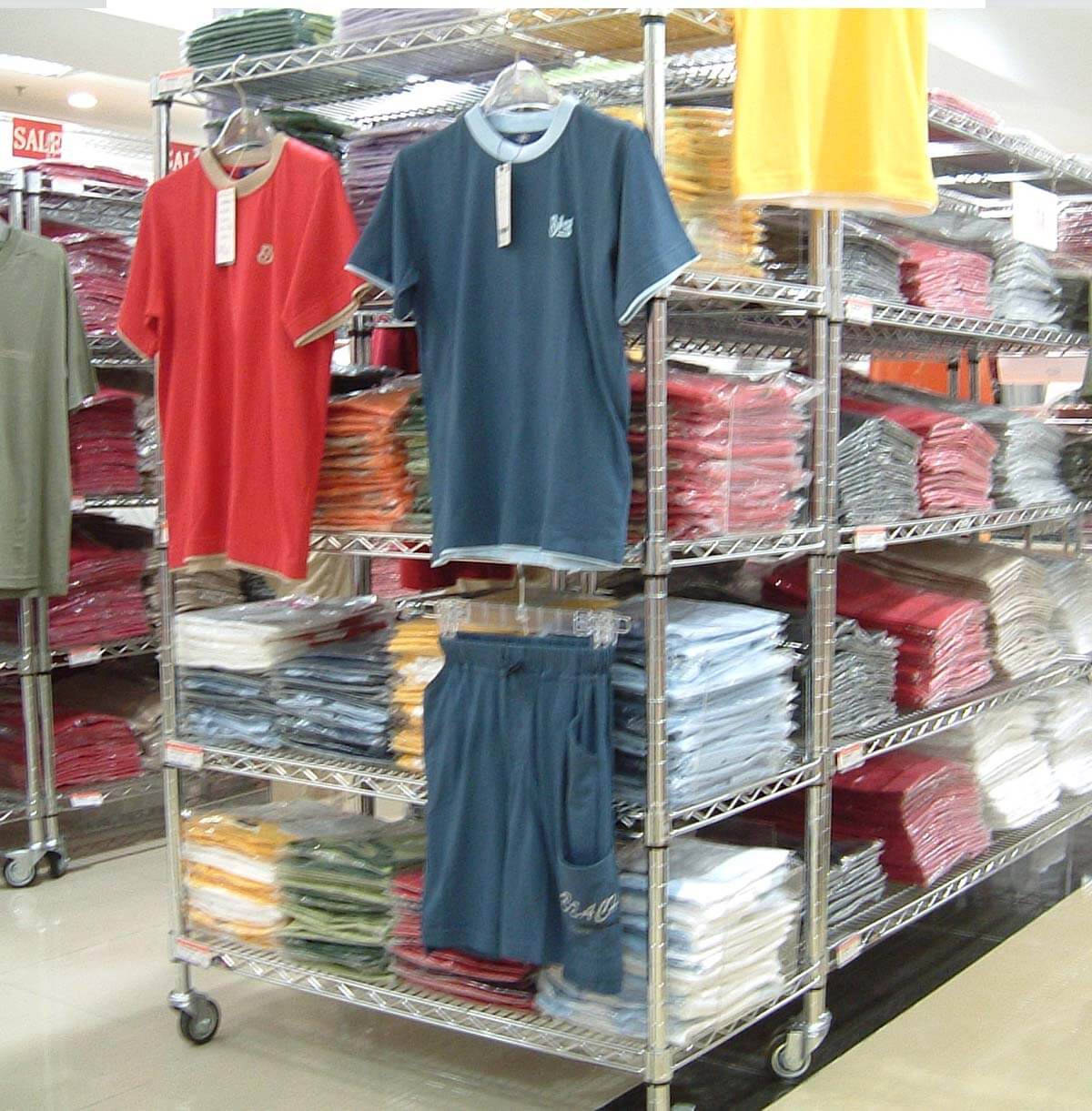 Clothing Display Wire Shelving Unit / Metal Rolling Clothes Rack