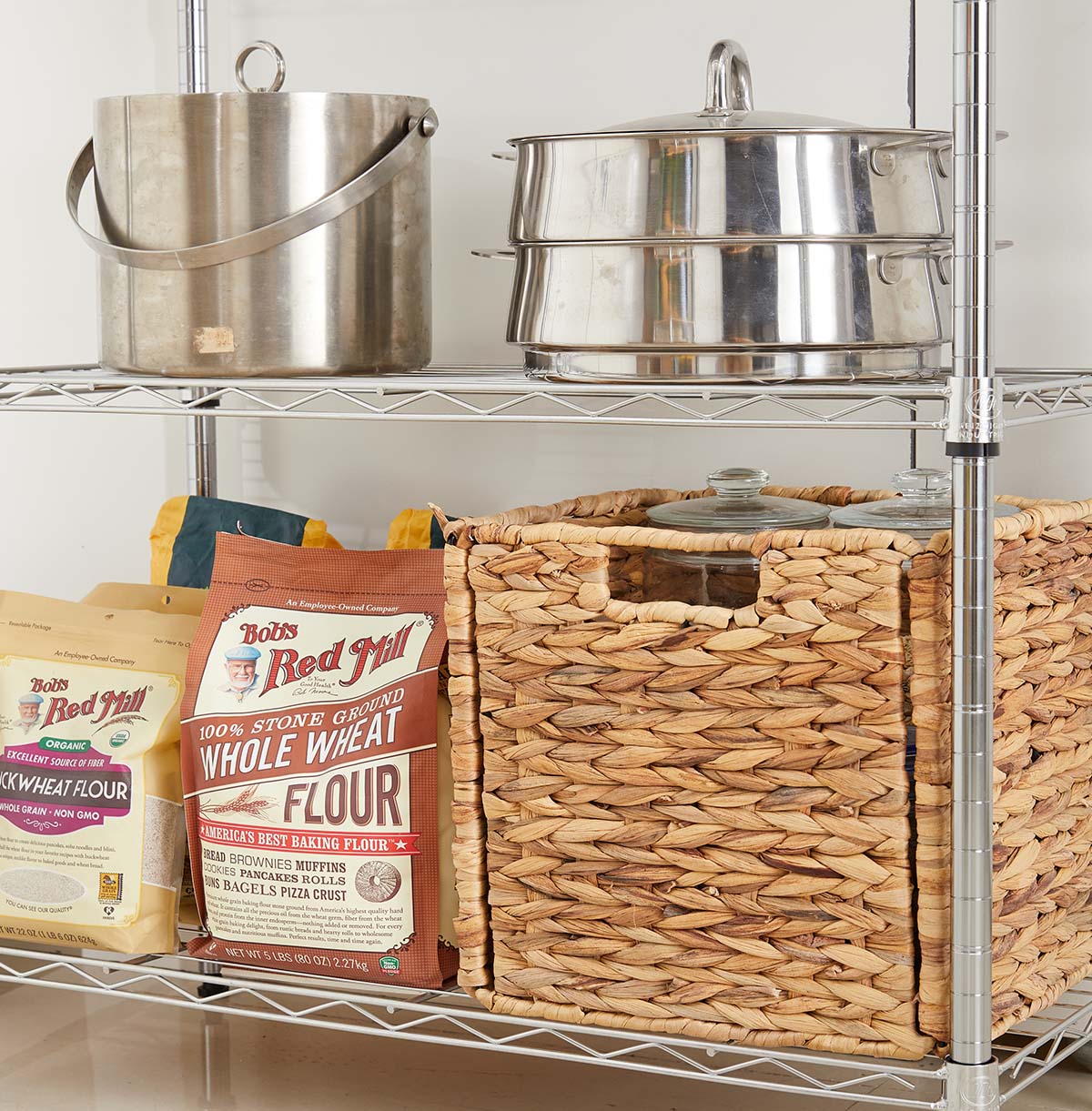 Heavy duty shelves.4-shelf wire storage rack